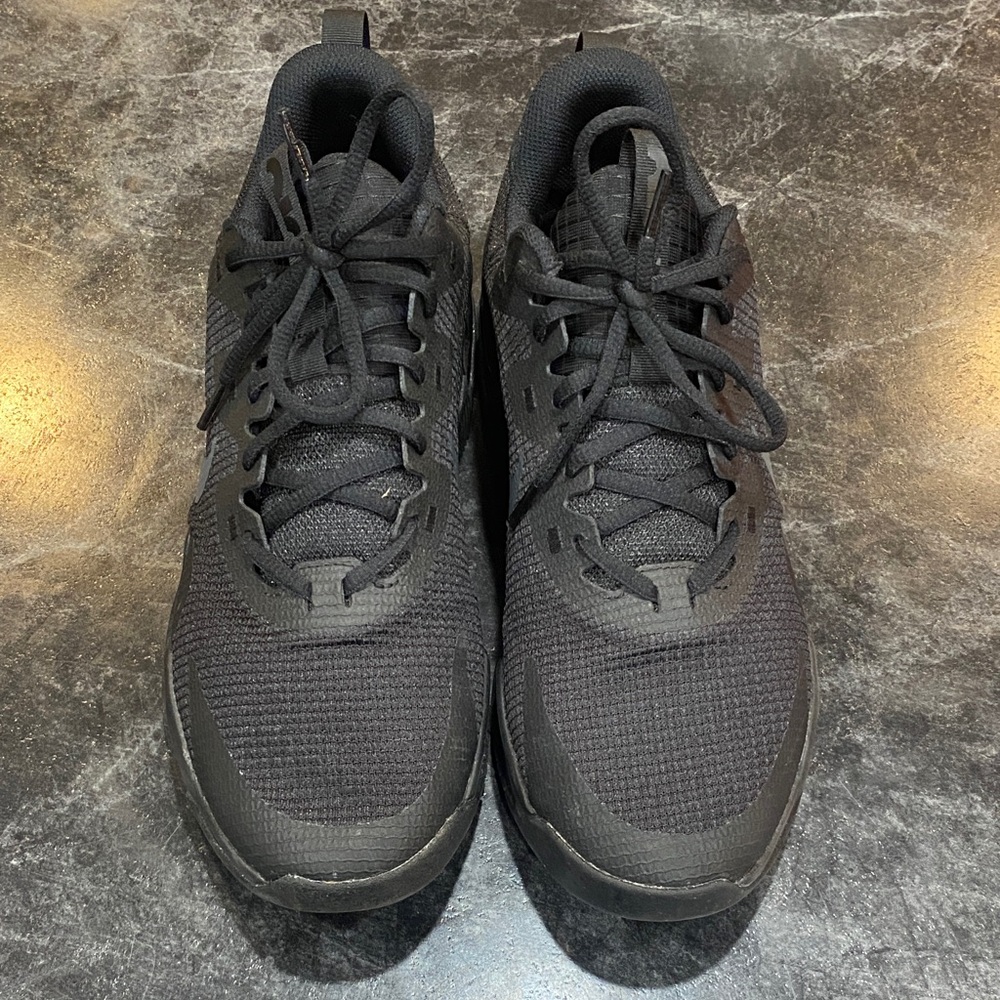 Nike Air Max Alpha Trainer 5 in Black and Gray